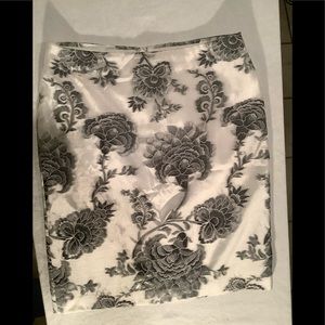 White House/Black Market B&W Skirt #2 Size 4
